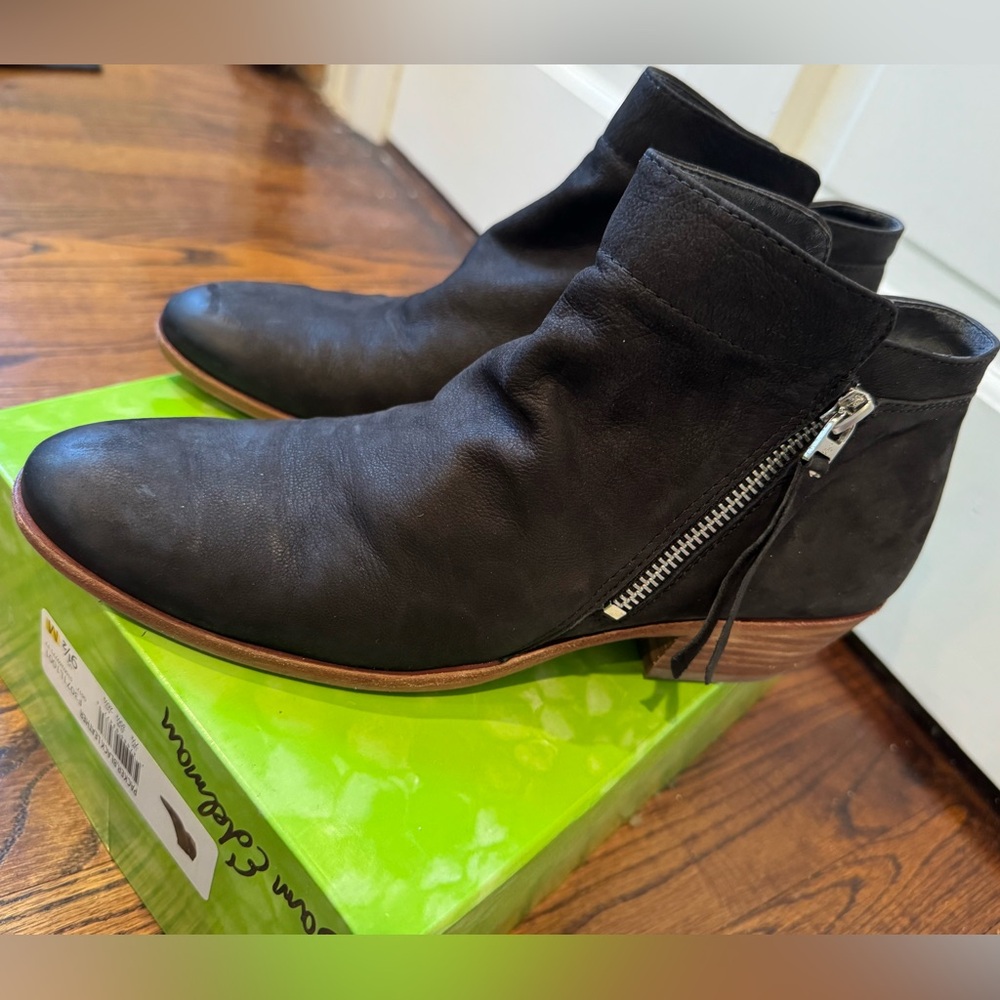 BARELY WORN SAM EDELMAN BOOTIES SIZE 9.5 WOMENS